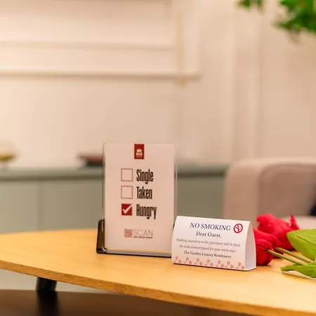 아파트 Garden Luxury Residences 티라나
